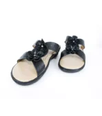 Comfortable casual slides for women and girls, ideal for everyday wear.